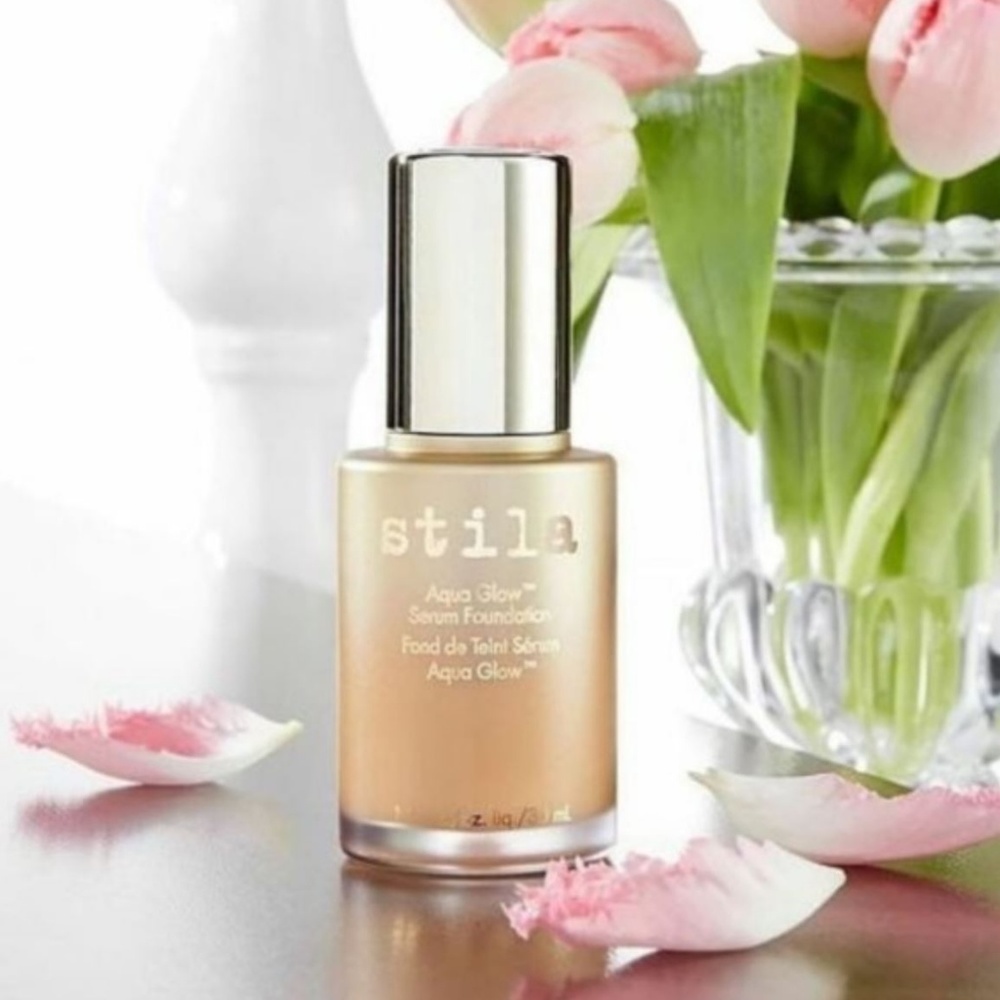 STILA Aqua Glow Serum Foundation